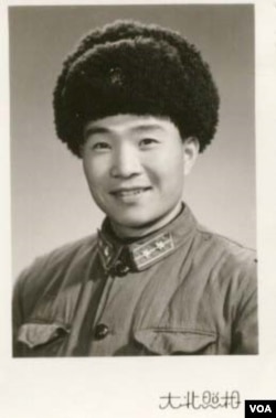 杨思安(Anne Stevenson-Yang)的丈夫杨致芳年轻时曾加入解放军。(照片提供: 杨思安)