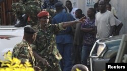 Cựu Bộ trưởng Quốc phòng Cyrille Ndayirukiye chỉ đạo vụ đảo chính tại thủ đô Bujumbura hôm 13/5.