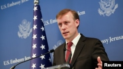 白宫国家安全顾问杰克·沙利文在特拉维夫举行的记者会上讲话。(Jake Sullivan)(2023年12月15日)