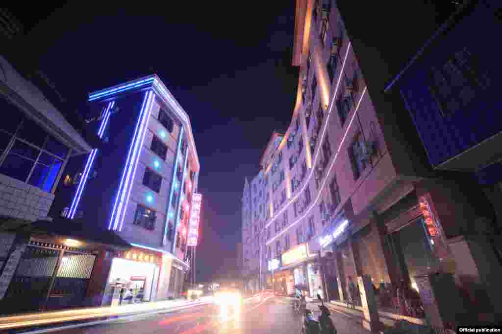 ပန်ဆန်းညမြင်ကွင်း (photo credit- ချယ်ရီမြေ -ရှမ်းမြောက်)