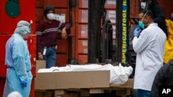 纽约抗疫最前线医护人员