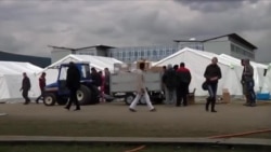 现场直击:奥地利最大难民营为过冬做准备 现场直击:奥地利最大难民营为过冬做准备