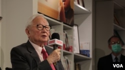 资料照:全球晶圆代工龙头台积电的创办人张忠谋 (美国之音李玟仪拍摄)