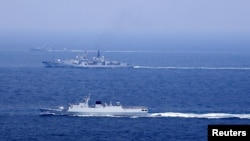 中国海军舰艇在东中国海上参加演习。(资料照)