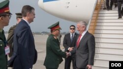 马蒂斯部长2018年1月访问越南(美国国防部照片)