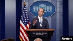 美国总统川普的高级政策顾问斯蒂芬·米勒(Stephen Miller)在白宫讲话(2017年8月2日)