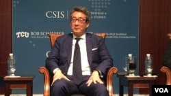 前美国国安会亚洲事务主任车维德星期三在战略与国际研究中心的研讨会上(美国之音莉雅拍摄)