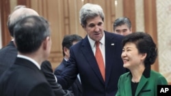 Ngoại trưởng Hoa Kỳ Kerry công du Trung Đông, Anh, châu Á