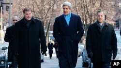 Từ trái sang phải: Ngoại trưởng Canada, Mỹ và Mexico.