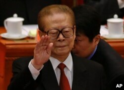 江泽民在中共十八大开幕式上,江泽民的老部下一个接一个出事或者被传言出事