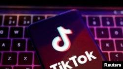 资料照片: TikTok 应用徽标