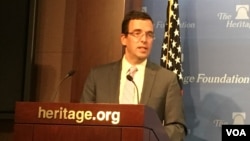 传统基金会亚洲研究中心主任沃尔特·洛曼(美国之音钟辰芳拍摄)