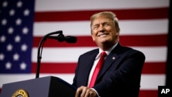 美国总统川普在佛罗里达州坦帕的一个集会上讲话。(2018年7月31日)