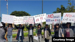 南加州橙县家长今年4月11日上街抗议“全面性教育法”。(图片来源:金橙公益基金会TOC Foundation)