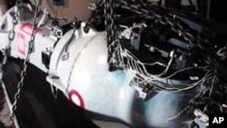 Một thiết bị trong chuyến hàng trên xe tải chở vật liệu phóng xạ nguy hiểm bị đánh cắp.