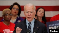 民主党总统参选人、前副总统拜登在俄亥俄州哥伦布竞选,谈论枪支暴力问题。(2020年3月10日)