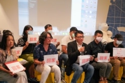 台商徐正文(中间持麦克风者,美国之音黄丽玲摄)