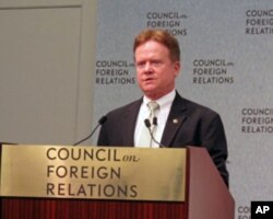 韦伯参议员讲话