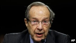 前美国国防部长威廉·佩里(资料照)