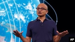 CEO Microsoft, Satya Nadella berbicara di Seattle, Washington (foto: dok).