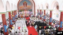 韩英进主教晋牧典礼举行盛况