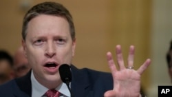 前特朗普政府副国家安全顾问博明(Matt Pottinger)2023年2月在国会作证。(美联社)