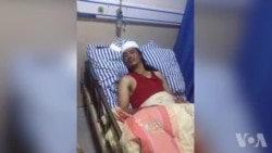 藏人监外静坐要求当局交还去世高僧遗体 藏人监外静坐要求当局交还去世高僧遗体