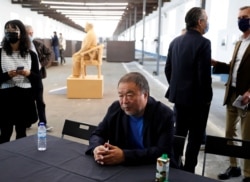 2021年6月3日,葡萄牙里斯本,持不同政见的中国艺术家艾未未在有关其新展“狂喜”(Rapture)的预览发布会上。