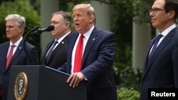 资料照片:特朗普总统就美国与中国和香港的贸易关系讲话。(2020年5月29日)