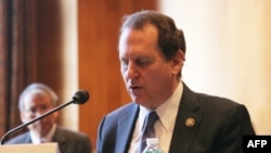 美国国会台湾事务议员团共和党共同主席迪亚斯.巴拉特