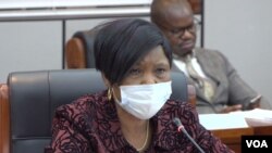 津巴布韦国防部长奥帕·穆欣古里(Oppah Muchinguri) (照片来源:Columbus Mavhunga/VOA)