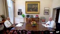 2014年1月8日,奥巴马总统和拜登副总统在白宫私下里共进午餐之际特意留出机会让摄影师拍照。