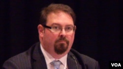 国务院负责打击人口贩卖的主管希德巴卡大使(美国之音记者国符拍摄)