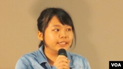 台湾师范大学历史系一年级生郑同学(美国之音张永泰拍摄)