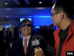 安华采访陈光诚 (美国之音魏之拍摄)