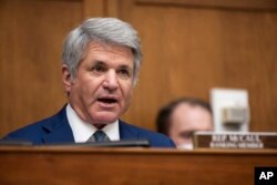 Michael McCaul, dalam dengar pendapat Komite Luar Negeri DPR tentang prioritas kebijakan luar negeri pemerintah di Capitol Hill, Washington DC, Rabu, 10 Maret 2021. (Ting Shen/Pool via AP)