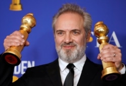 英国导演萨姆·门德斯因其执导的影片“1917”赢得第77届金球奖最佳影片奖。(2020年1月5日)