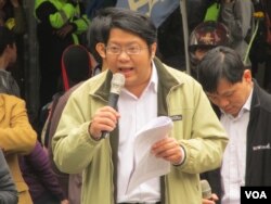 两岸协议监督联盟召集人赖中强(美国之音张永泰拍摄)