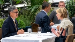 美国常驻联合国代表克拉夫特(Kelly Craft)2020年9月16日与台湾驻纽约台北经济文化办事处处长李光章餐叙(美联社)