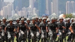 焦点对话:驻港解放军司令罕见发声,戒严镇压有无可能? 焦点对话:驻港解放军司令罕见发声,戒严镇压有无可能?