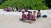 Para pengungsi Rohingya di Pulau Rebak, resor Langkawi, Malaysia (26/7).