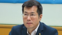 台最新民调:超过一半民众认为政府不应该接受九二共识 台最新民调:超过一半民众认为政府不应该接受九二共识