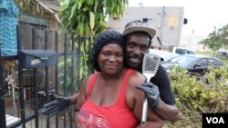 Vợ chồng ông Anthony Bennett và bà Val Williams, cư dân của Little Haiti, thành phố Miami. (Photo: R. Taylor / VOA)