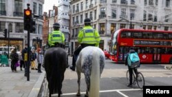 伦敦购物区摄政街。(2020年11月1日)