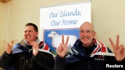 3月11日福克兰群岛居民为岛屿归属的公投结果感到欣喜