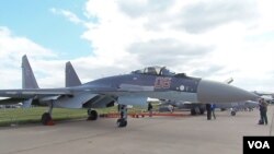 2013年莫斯科航展上的苏-35战机(美国之音白桦拍摄)