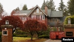 华为首席财务官孟晚舟的家庭在加拿大不列颠哥伦比亚省温哥华市拥有的两所房屋之一（2018年12月8日）。