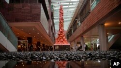 香港大学校园内悼念六四天安门事件死难者的“国殇之柱”。(2021年10月13日)