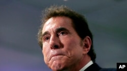 美国赌场大亨史蒂芬·韦恩(Steve Wynn)