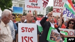 库尔德人在华盛顿白宫前示威,要求消灭“伊斯兰国”(ISIS)恐怖主义。(2014年8月9日)